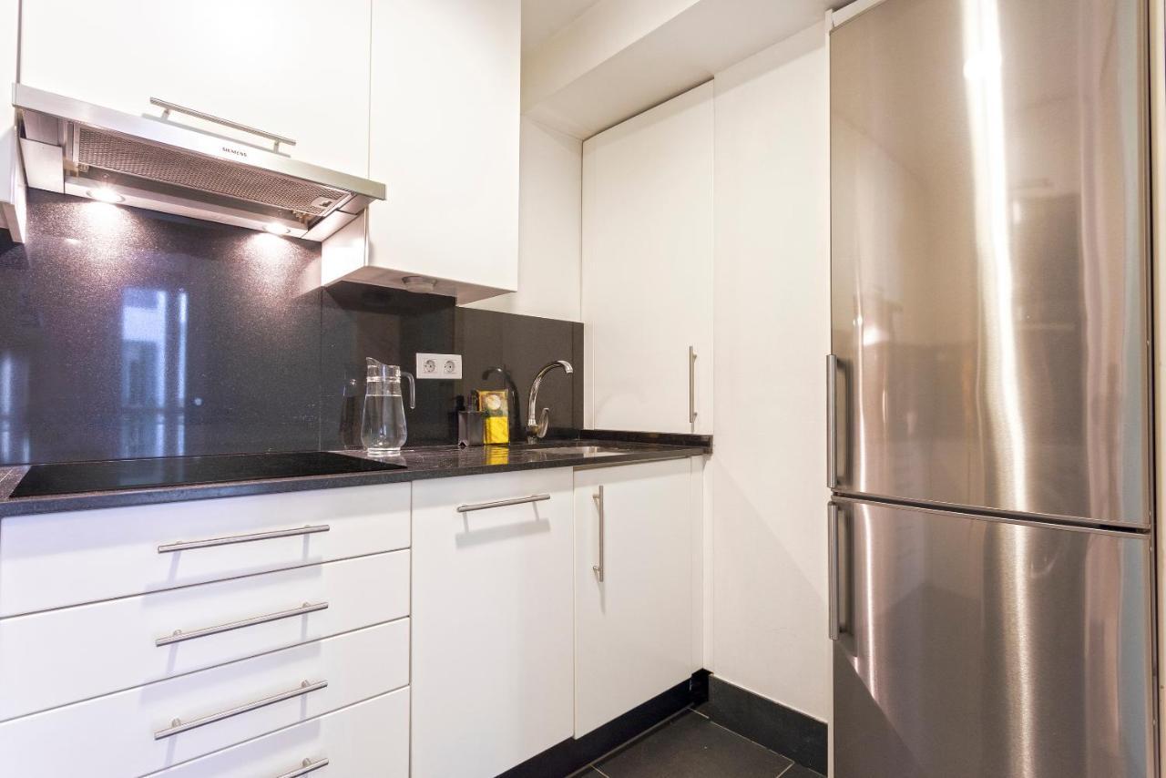 Acogedor Apartamento Junto A La Catedral By Rent Me Малага Екстериор снимка